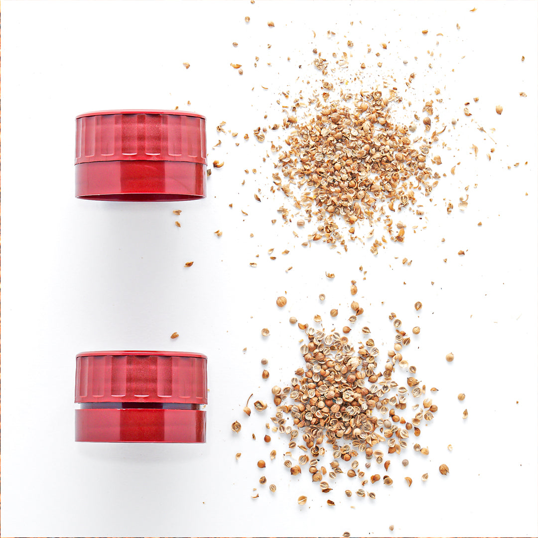 A display of the two different levels of coarseness you can achieve using the Burlap & Barrel Removable grinder-top. The top shows the fine setting and the bottom shows the course.